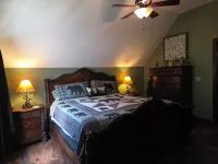 Cozy Bear Paradise  on Weiss Lake  in the foothills of the Appalachian Mountains - 4-Star