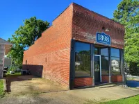 Stunning 2 Bedroom in Town, Close to Shawnee National Forest - 3-Star