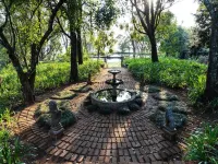 Kings Walden Garden Manor - 4-Star