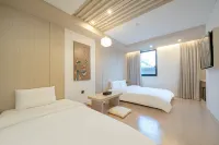 Pearl Almond Hotel - 2-Star