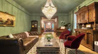 The Nightingale by Avantstay Historic Catskills Retreat Lake Views + Near Hudson Sleeps 18 - Wifi