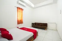 RedDoorz @ Pondok Diana Pantai Ujung Genteng 4 - 2 estrellas
