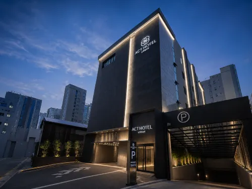 แอคท์ โรงแรม เออร์เบิน - เปิดใหม่