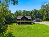 Private Nolin Lake Home with FirePit, Ice Maker, Arcade & Electronic Game Table. - 4 estrellas