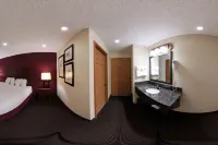 Coratel Inn & Suites by Jasper Black River Falls, WI - 2-Star
