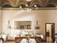 Hotel Tre Re Hotels near Broletto