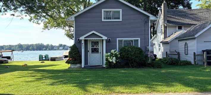 Wampler’s Lake Adorable 3-bedroom Lakefront Cottage 🏡🐟🛶☀️ Hôtels à&nbsp;: Comte de Lenawee