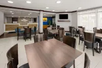 Baymont by Wyndham Fayetteville - 2-Star