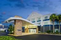 Fairfield Inn & Suites Brunswick - parking