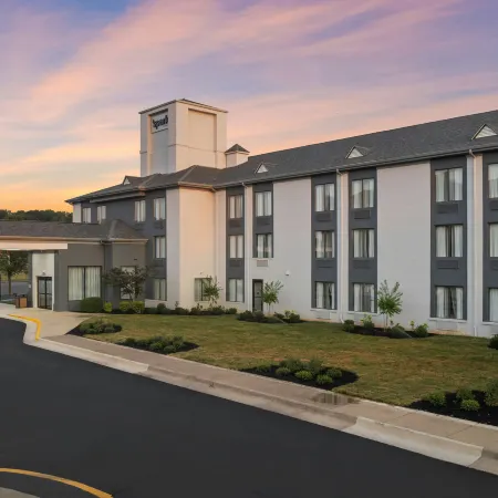 Spark by Hilton Fredericksburg Southpoint, VA