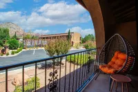 GreenTree Inn Sedona - Mountain View