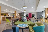 Home2 Suites by Hilton Wilkes-Barre - Parkplatz
