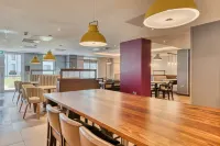 Premier Inn Bournemouth West Cliff - breakfast