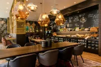 Motel One Aachen - فطور