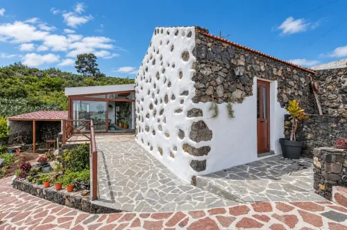 GuestReady - Private Pool Retreat El Hierro - Farmhouses