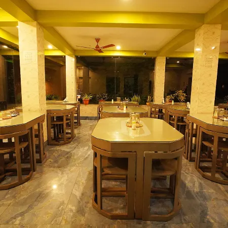 Resort Neel Nirjan