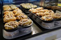 Holiday Inn Express & Suites CARPINTERIA by IHG - breakfast