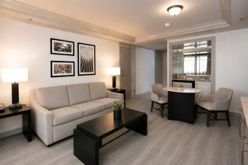 Silver Sevens Hotel & Casino - Airport Shuttle