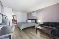 R Nite Star Inn and Suites -Home of the Cowboys & Rangers - 3-Star