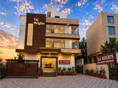Hotel Taj Heights