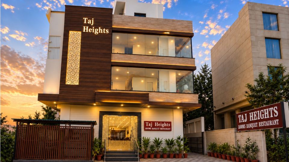 Hotel Taj Heights