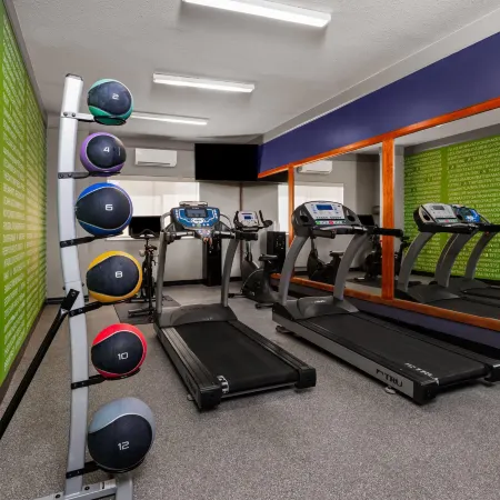 La Quinta Inn & Suites by Wyndham Jackson Airport