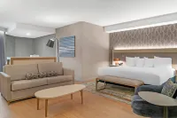 Radisson Plaza Hotel and Suites Kalamazoo - Parkplatz