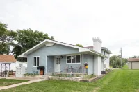 'The Blue Bird' in Columbus: Walk to Pawnee Park! - 2-Star