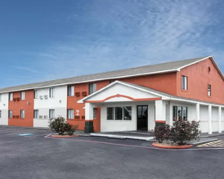Howard Johnson by Wyndham New Braunfels Hotels in New Braunfels