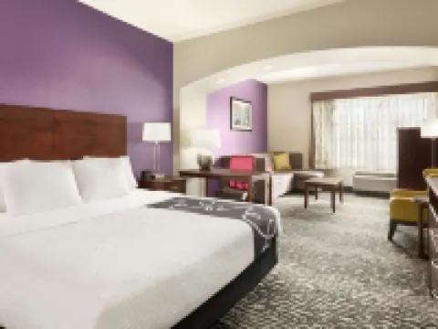 La Quinta Inn & Suites by Wyndham Fresno Northwest Hotels in Fresno