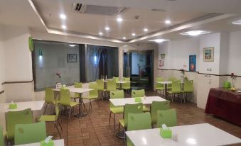 Vatica JiangSu XuZhou XinYi Railway Station Square Hotel - Housity