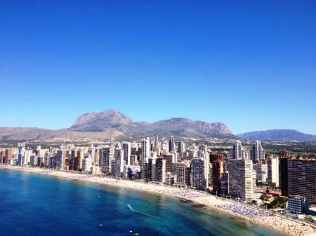 Apartamentos Buenos Aires by Mc Отели рядом с достопримечательностью «Iglesia de San Jaime y Santa Ana»