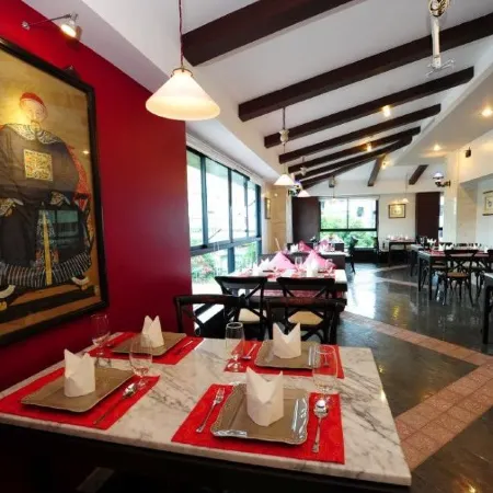 Bonito Chinos Hotel