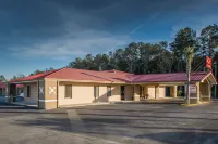 Econo Lodge Defuniak Springs I-10 Hotels near Walgreens