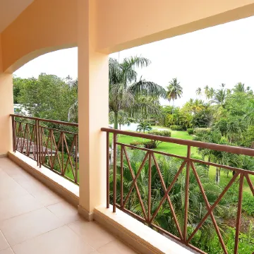 Las Terrenas : Front Beach and Garden Villa with Private Staff