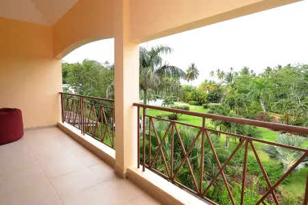 Las Terrenas : Front Beach and Garden Villa with Private Staff