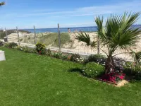 Beach Front Luxury Living Apartment - parking