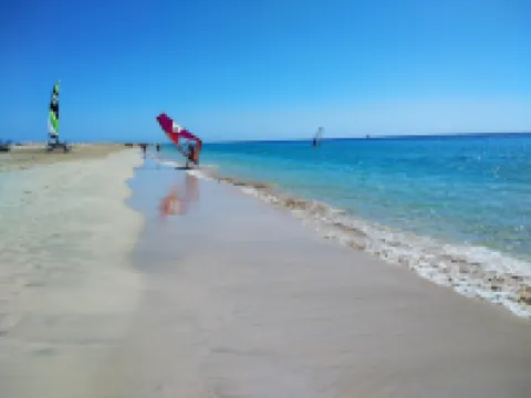 Apartamento cerca de la playa, terraza con vistas al mar, wifi y aparcamiento.