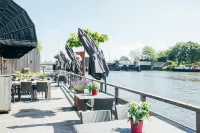 Het Rechthuis Hôtels à : Uithoorn