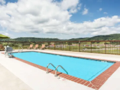 Days Inn & Suites by Wyndham Sutton Flatwoods Hotels in Braxton County