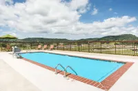 Days Inn & Suites by Wyndham Sutton Flatwoods