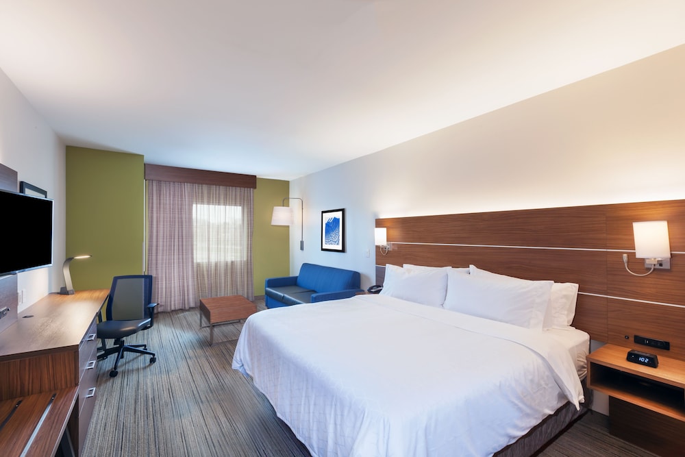 Holiday Inn Express & Suites Lenexa - Overland Park Area, an Ihg Hotel