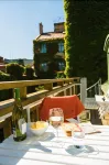 Magles Smiley Inn
