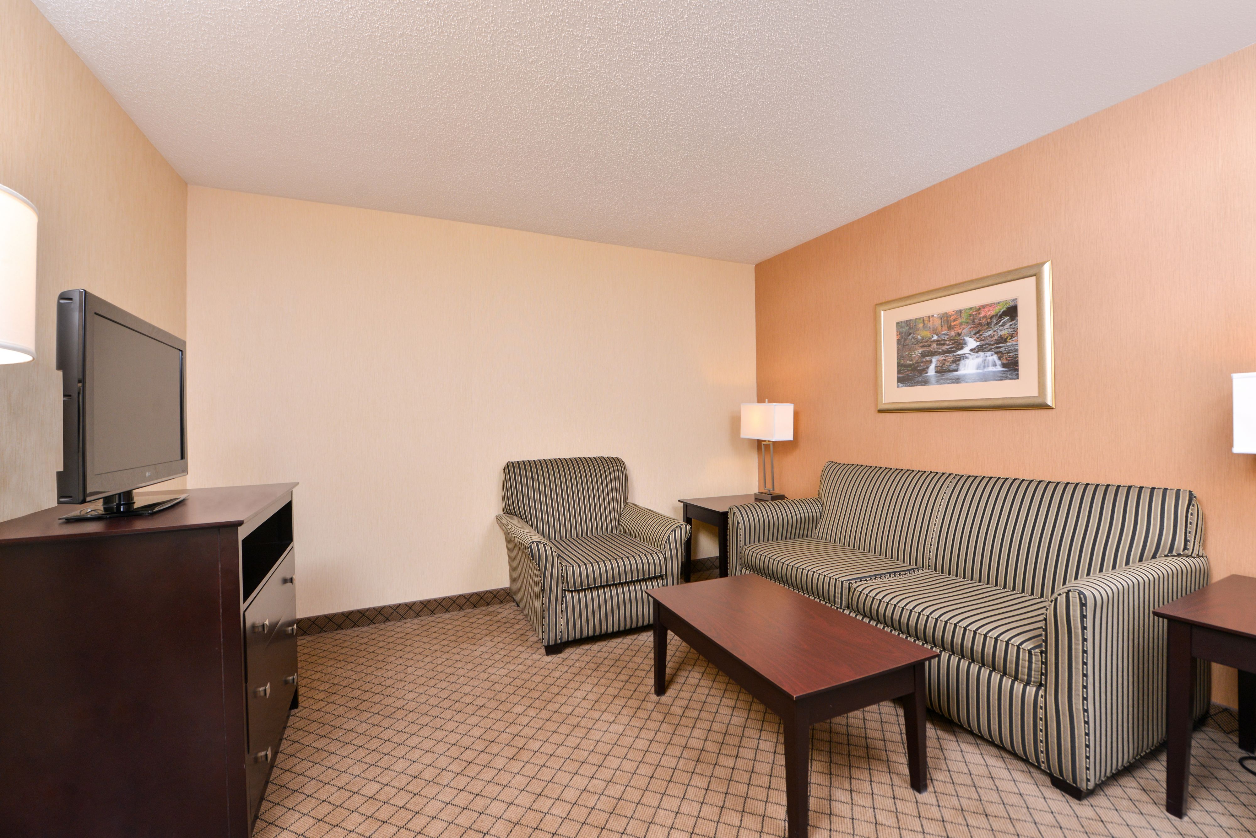 Holiday Inn Express Lewisburg - New Columbia, an Ihg Hotel