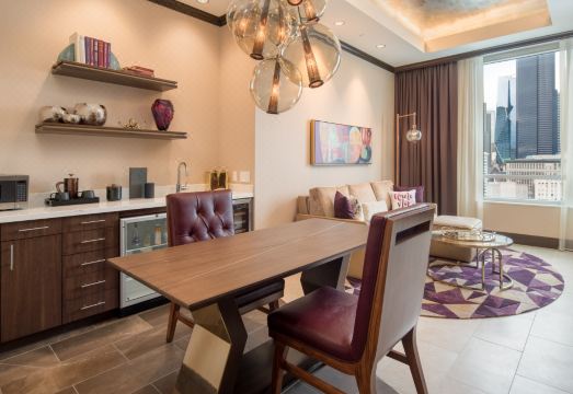 시티즌M 시애틀 파이어니어 스퀘어 디자인