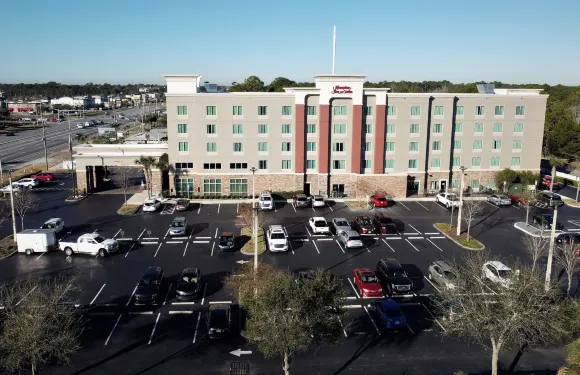 希爾頓歡朋套房酒店-傑克遜維爾海灘大道梅奧診所區