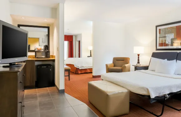 尚佩恩/厄巴納希爾頓歡朋酒店