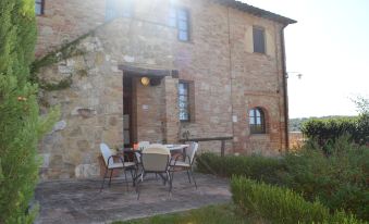 Luxurious Holiday Home with Private Patio, Tuscany, with Panoramic Swimming Poo