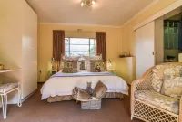 Rockfig Cottage for 2 People with Wonderful Private Terrace in Garden!