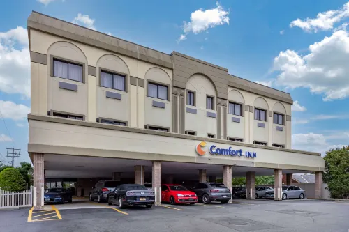 Comfort Inn Syosset-Long Island Hotels in Hicksville